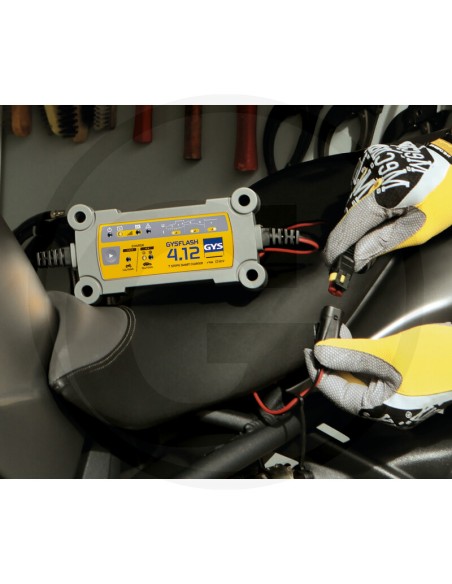 Battery Charger 4A-12A - 1.2  70 Ah